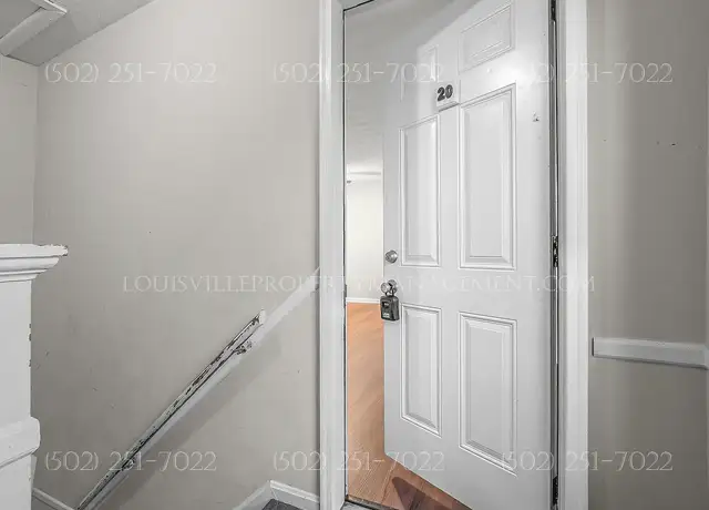 Photo of 3316 Noe Way, Louisville, KY 40220