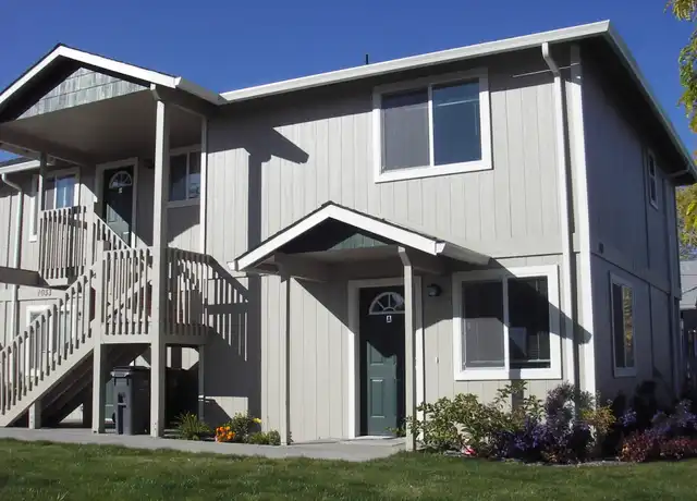 Property at 1033 Oak St Unit D, Central Point, OR, 97502, 1 bed, 1 bath, [object Object]