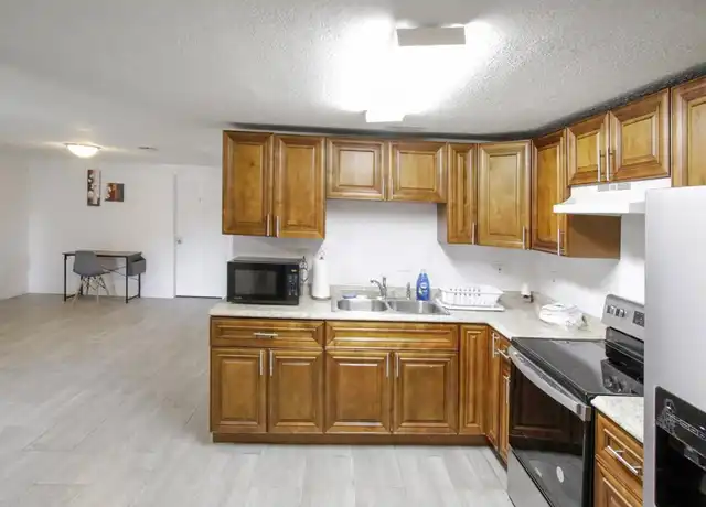 Property at 1320 Warrington Way, Tampa, FL, 33619, 1 bed, 1 bath, [object Object]