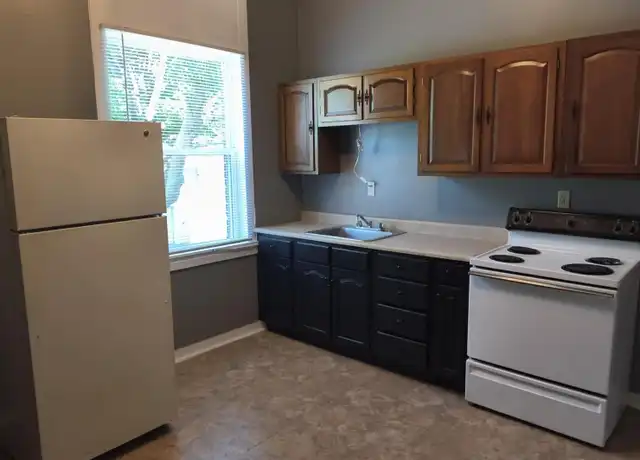 Property at 424 W 8th St Unit 4, Erie, PA, 16502, 1 bed, 1 bath, [object Object]
