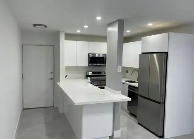 Property at 3642 NE 171 St, North Miami Beach, FL, 33160, 1 bed, 1 bath, [object Object]