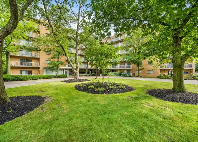 Property at Grandview Pointe Apartments - 1939 Green Rd, Cleveland, OH, 44121, 1-2 bed, 1-1.5 bath, [object Object]