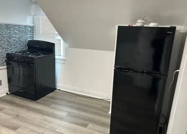 Property at 1201 S Cedar Ave Unit 1 Upstairs, Owatonna, MN, 55060, 1 bed, 1 bath, [object Object]