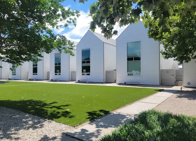 Property at 230 W 25th St, Houston, TX, 77008, 3 beds, 2.5 baths, [object Object]