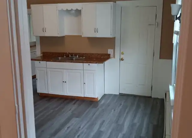 Property at 94 Glen St Unit 3rd Floor, New Britain, CT, 06051, 3 beds, 1 bath, [object Object]
