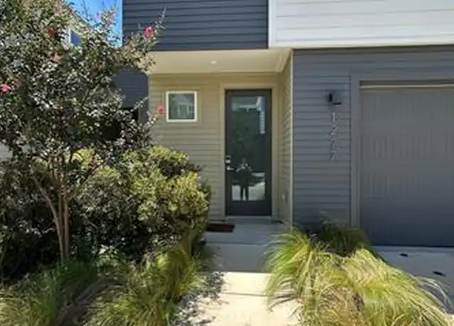 Property at 1277 Clifftop Ln, Dallas, TX, 75208, 3 beds, 2.5 baths, [object Object]