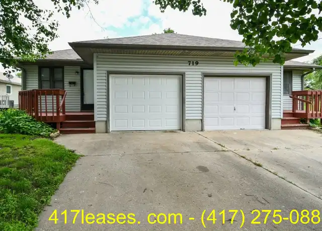 Property at 719 W Pine St, Bolivar, MO, 65613, 2 beds, 1.5 baths, [object Object]