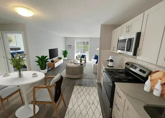 Photo of 3 Sapling Cir, Nashua, NH 03062