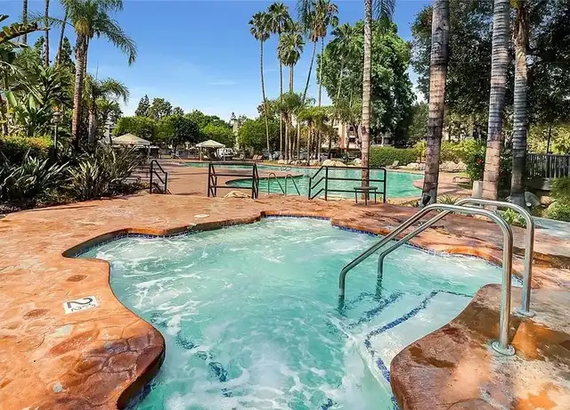 Property at 21450 Burbank Blvd, Woodland Hills, CA, 91367, 1 bed, 1 bath, [object Object]