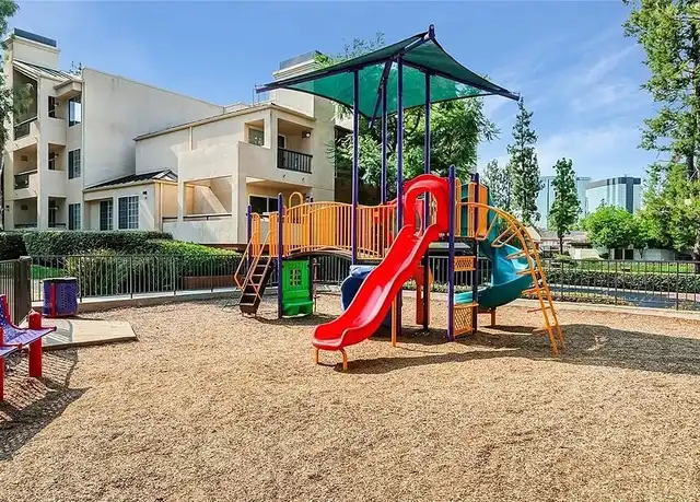 Property at 21450 Burbank Blvd, Woodland Hills, CA, 91367, 1 bed, 1 bath, [object Object]