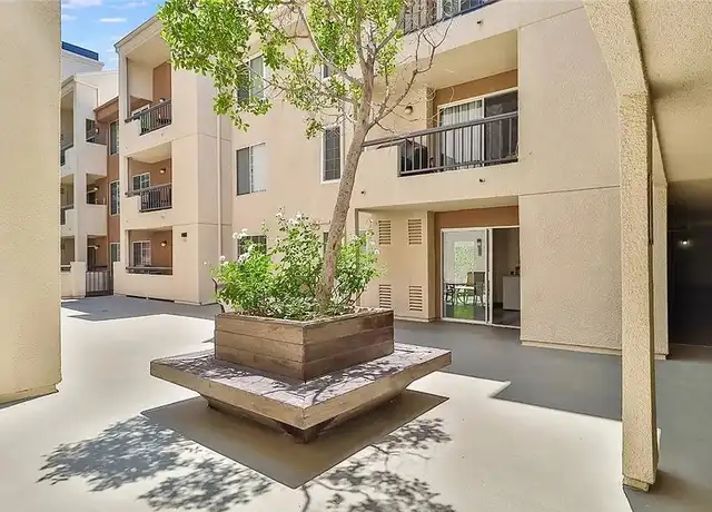 Property at 21450 Burbank Blvd, Woodland Hills, CA, 91367, 1 bed, 1 bath, [object Object]