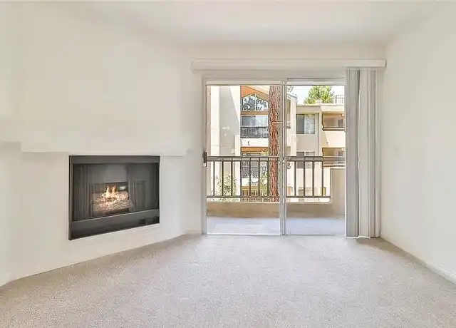 Property at 21450 Burbank Blvd, Woodland Hills, CA, 91367, 1 bed, 1 bath, [object Object]