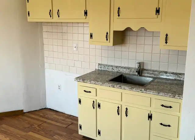 Property at 225 S Saint Clair St, Pittsburgh, PA, 15206, 1 bed, 1 bath, [object Object]