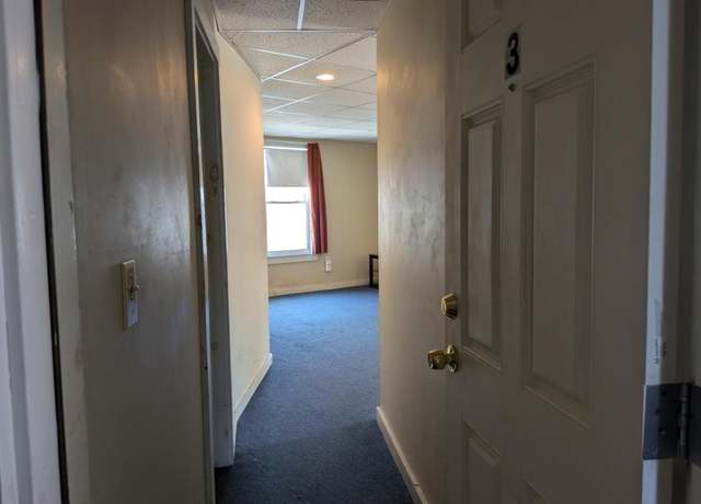 Photo of 437 Bay St Unit 3, Taunton, MA 02780