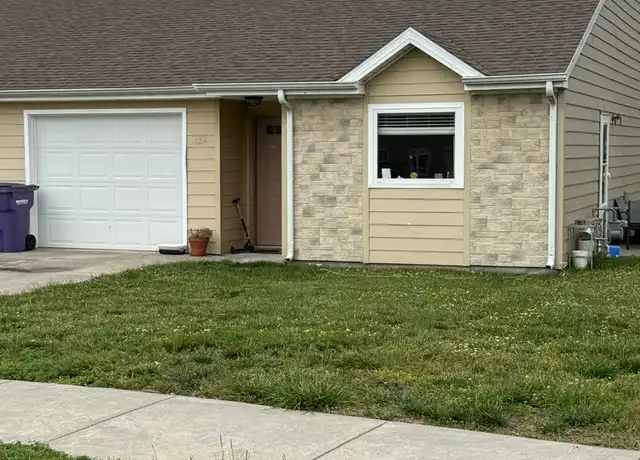 Property at 624 Grainfield St, Manhattan, KS, 66502, 3 beds, 2 baths, [object Object]