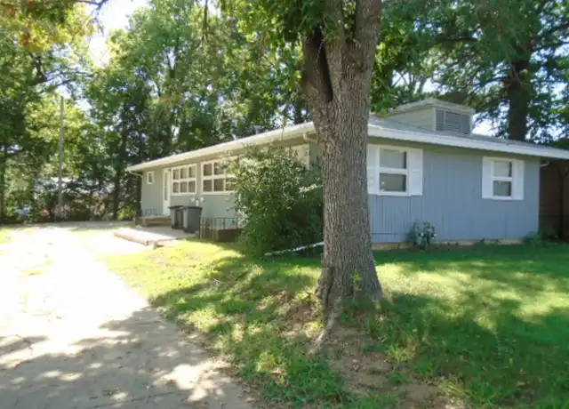 Property at 1857 College Heights Rd Unit 1, Manhattan, KS, 66502, 2 beds, 1 bath, [object Object]