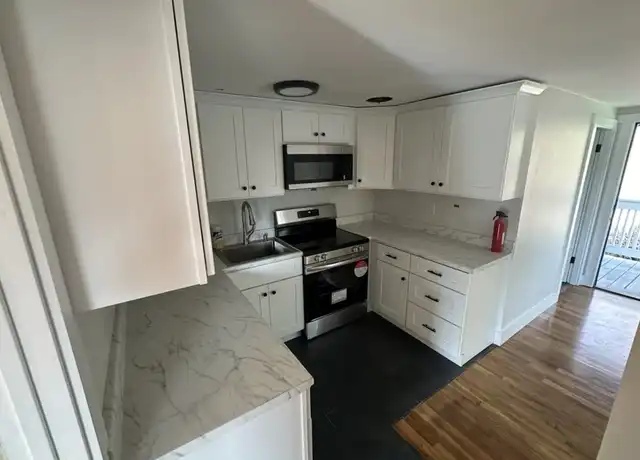 Property at 997 Broadway Unit 3, Raynham, MA, 02767, 1 bed, 1 bath, [object Object]