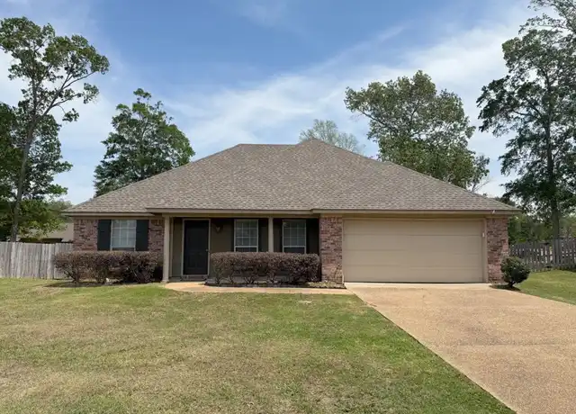 Property at 104 W Pinebrook Dr, Brandon, MS, 39047, 3 beds, 2 baths, [object Object]