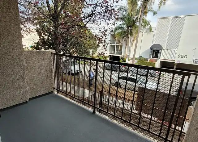 Property at Gramercy Apartments - 959 S Gramercy Pl, Los Angeles, CA, 90019, 0 beds, 1 bath, [object Object]