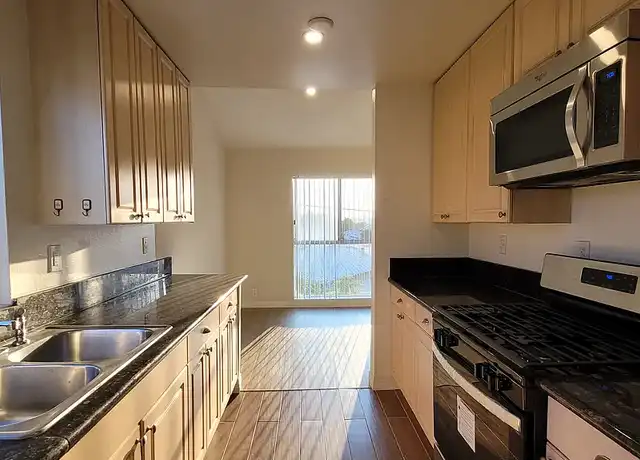 Property at Gramercy Apartments - 959 S Gramercy Pl, Los Angeles, CA, 90019, 0-1 beds, 1 bath, [object Object]