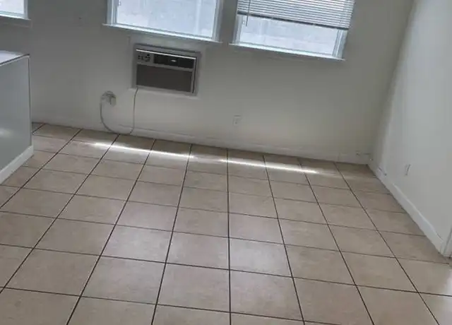 Property at 1725 1/2 Wilcox Ave Unit 1725 1/2, Los Angeles, CA, 90028, 2 beds, 1 bath, [object Object]