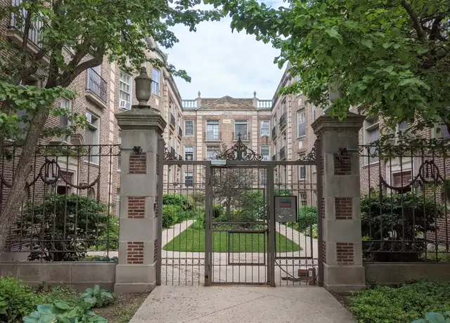 Property at 905 Elmwood Ave Unit 09-H2, Evanston, IL, 60202, 1 bed, 1 bath, [object Object]