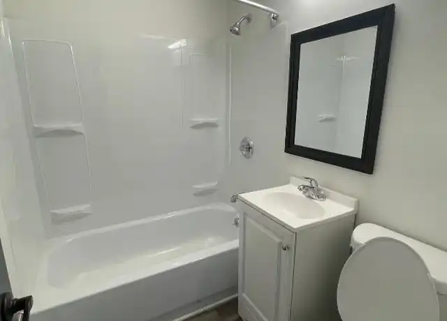 Property at 3566 E Main St, Whitehall, OH, 43213, 1 bed, 1 bath, [object Object]