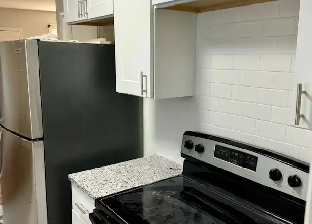 Property at 139 Bradford St Unit A, Bristol, RI, 02809, 1 bed, 1 bath, [object Object]