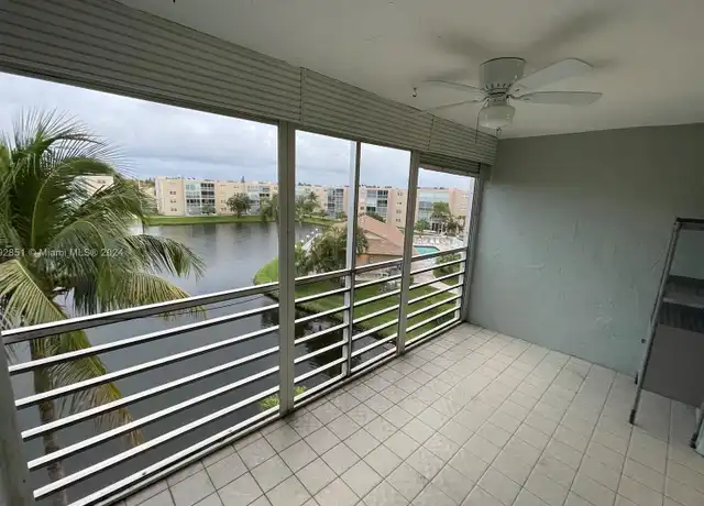 Property at 424 SE 10th St, Dania Beach, FL, 33004, 2 beds, 2 baths, [object Object]