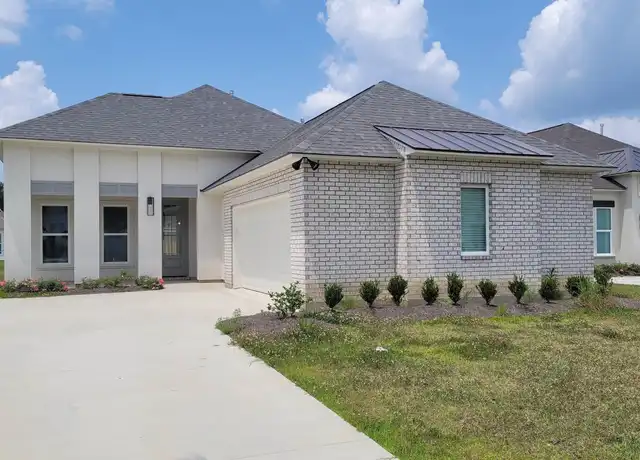 Property at 9581 S Creek Dr, Denham Springs, LA, 70726, 3 beds, 2 baths, [object Object]