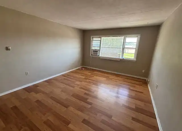 Property at 1818 S Saint Aubin St Apt 202, Sioux City, IA, 51106, 1 bed, 1 bath, [object Object]