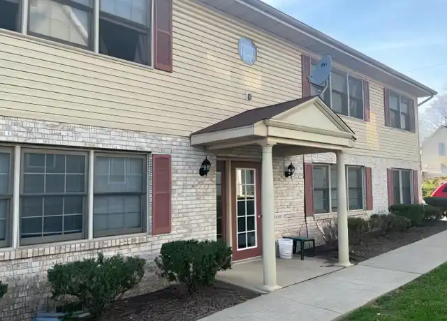 Property at 505 Monroe St Unit B, Valparaiso, IN, 46383, 2 beds, 1.5 baths, [object Object]