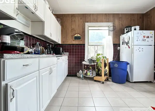 Property at 30 Bennett St Unit 2, Brighton, MA, 02135, 4 beds, 1 bath, [object Object]