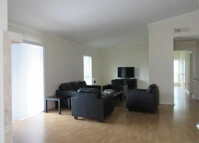 Property at 2425 Augusta Dr #16, Houston, TX, 77057, 1 bed, 1 bath, [object Object]