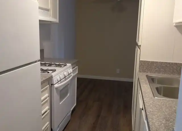 Property at 5401 Lennox Ave Unit 60F, Bakersfield, CA, 93309, 1 bed, 1 bath, [object Object]