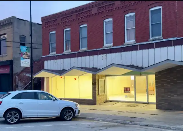 Property at 109 W Broadway Ave Unit Front window store, Fairfield, IA, 52556, 4 beds, 1 bath, [object Object]