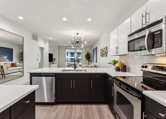 Property at Broadstone on Trinity - 1701 Rogers Rd, Fort Worth, TX, 76107, 1 bed, 1 bath, [object Object]