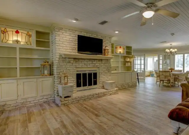 Property at 702 N Lakeside Dr, Destin, FL, 32541, 4 beds, 3.5 baths, [object Object]