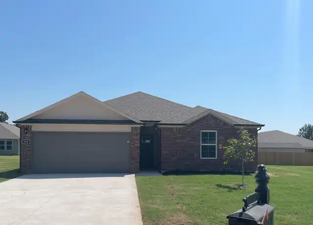 Property at 504 Buffalo Ave, Gentry, AR, 72734, 3 beds, 2 baths, [object Object]