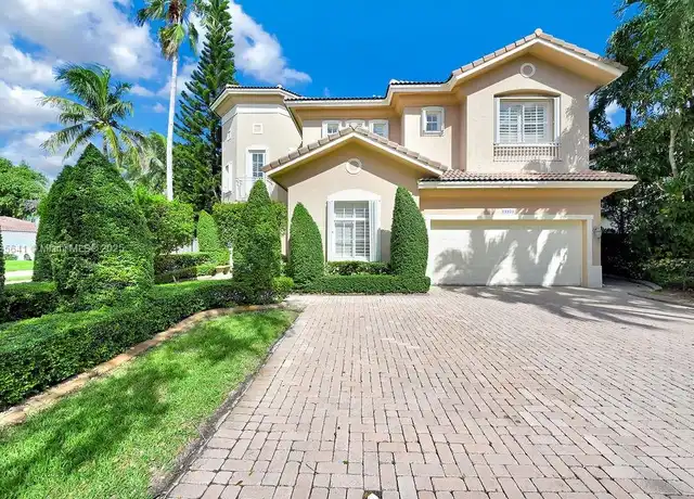 Property at 11233 NW 71st Ter, Doral, FL, 33178, 5 beds, 3 baths, [object Object]