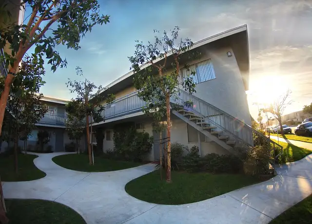 Photo of 311 Memphis Ave, Huntington Beach, CA 92648