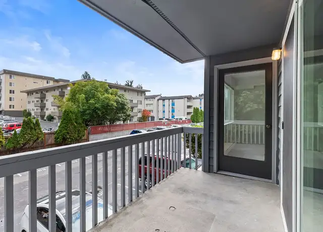 Photo of 3022 NE 140th St, Seattle, WA 98125