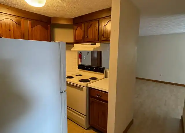 Property at 7 Sb Emery Ct Unit SB-202, Sanford, ME, 04073, 2 beds, 1 bath, [object Object]