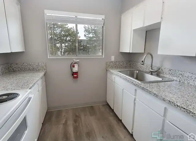 Property at Fillmore Inn Apartments - 760 NW 21st St, Corvallis, OR, 97330, 1 bed, 1 bath, [object Object]