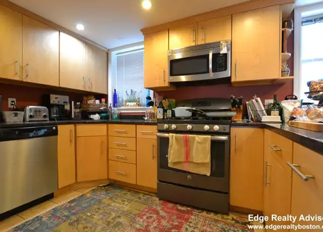 Property at 39 Nottinghill Rd, Brighton, MA, 02135, 1 bed, 2 baths, [object Object]