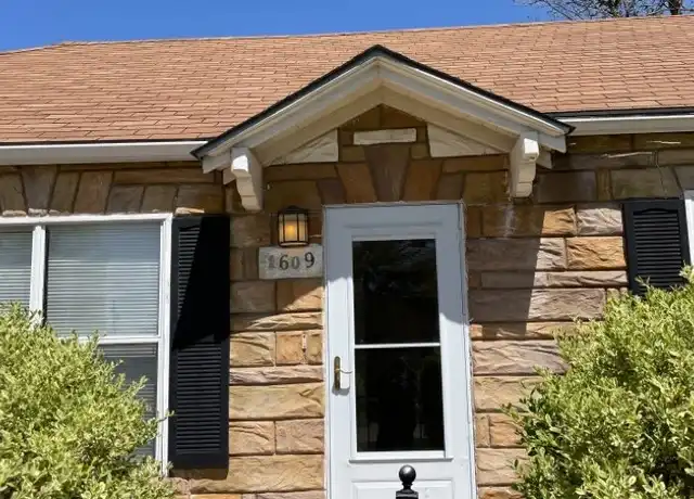 Property at 1609 SW B Ave, Lawton, OK, 73501, 4 beds, 1 bath, [object Object]