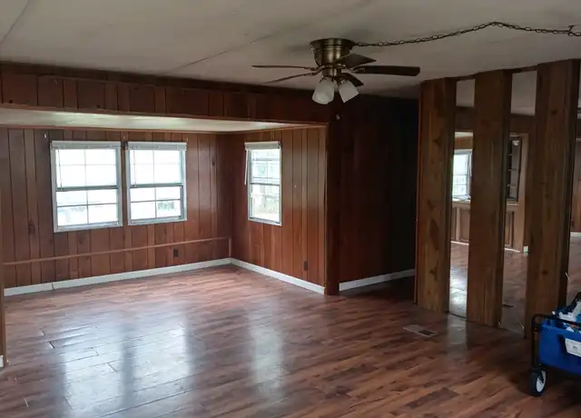 Property at 31 Coach Dr, Jackson, TN, 38301, 3 beds, 1.5 baths, [object Object]