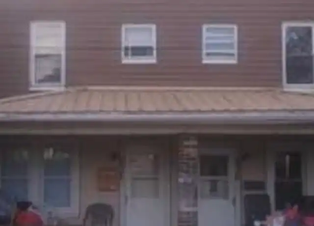 Property at 838 Cleveland Ave, Brackenridge, PA, 15014, 2 beds, 1 bath, [object Object]