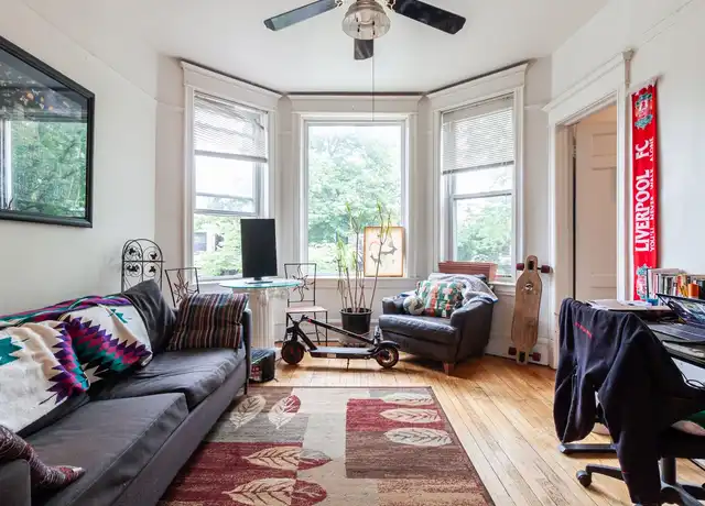 Property at 1245 W Newport Ave #2, Chicago, IL, 60657, 3 beds, 1 bath, [object Object]