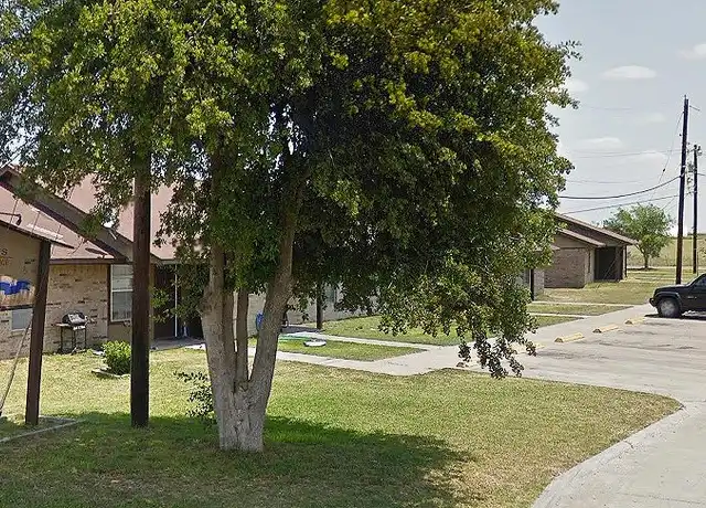 Property at 1200 Goliad St Unit 102, Runge, TX, 78151, 2 beds, 1 bath, [object Object]